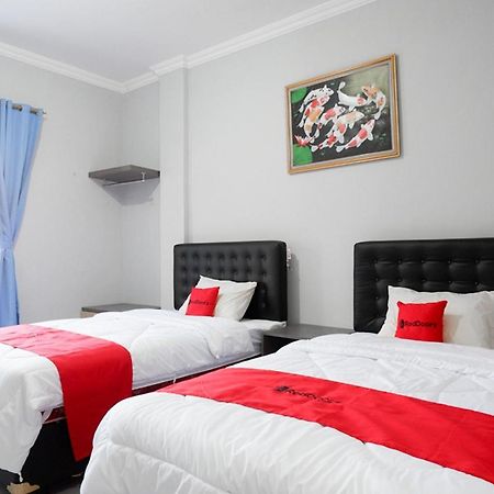 Reddoorz Near Jalan Adi Sucipto Solo Hotel Bagian luar foto
