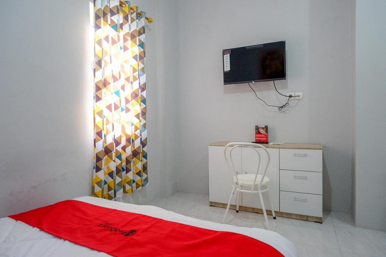 Reddoorz Near Jalan Adi Sucipto Solo Hotel Bagian luar foto