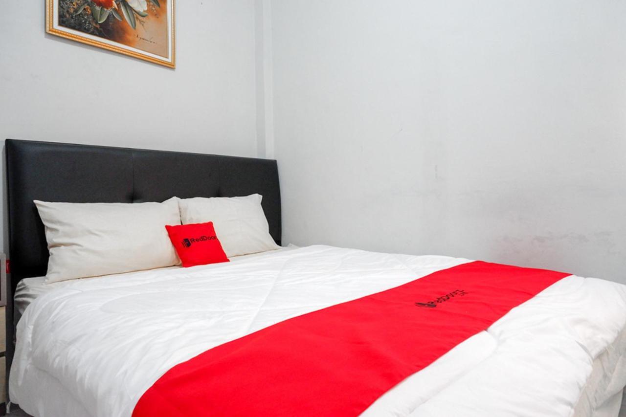 Reddoorz Near Jalan Adi Sucipto Solo Hotel Bagian luar foto