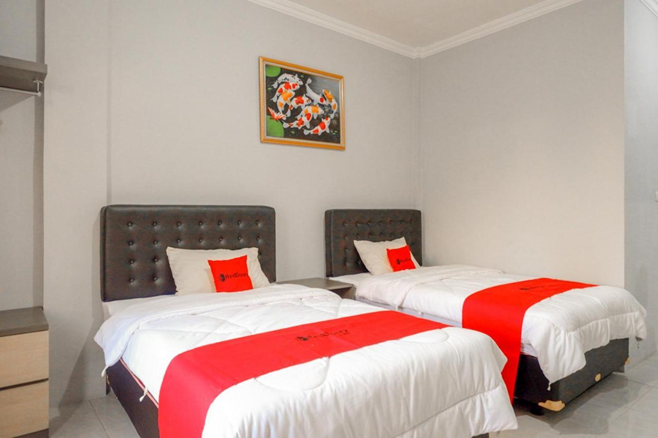 Reddoorz Near Jalan Adi Sucipto Solo Hotel Bagian luar foto