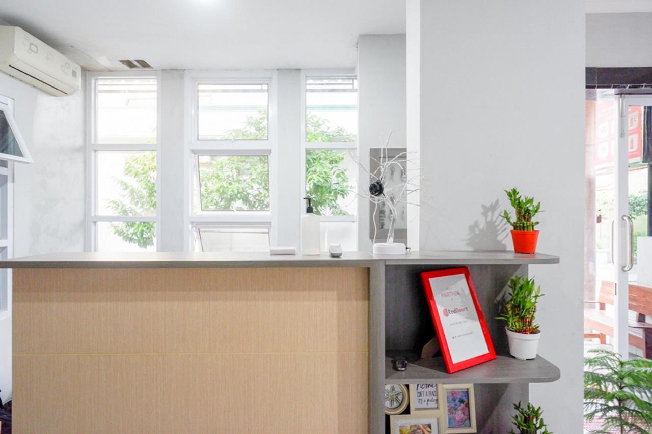 Reddoorz Near Jalan Adi Sucipto Solo Hotel Bagian luar foto