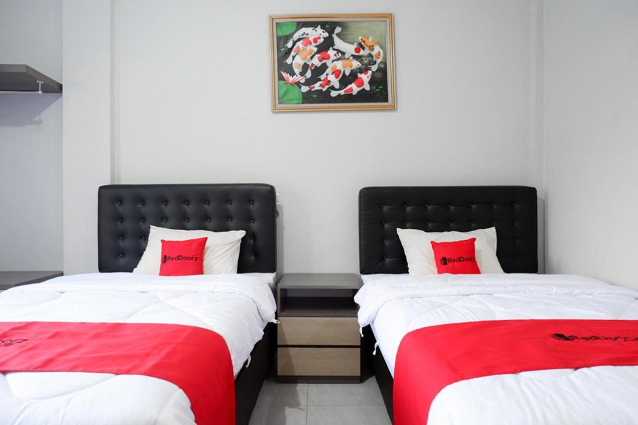 Reddoorz Near Jalan Adi Sucipto Solo Hotel Bagian luar foto