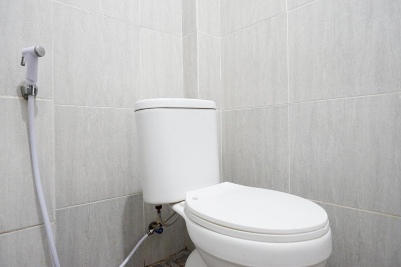 Reddoorz Near Jalan Adi Sucipto Solo Hotel Bagian luar foto