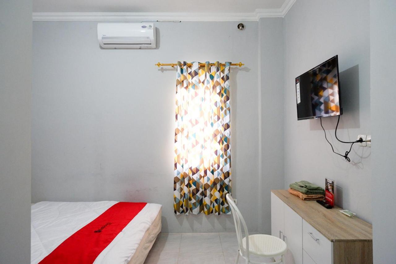 Reddoorz Near Jalan Adi Sucipto Solo Hotel Bagian luar foto