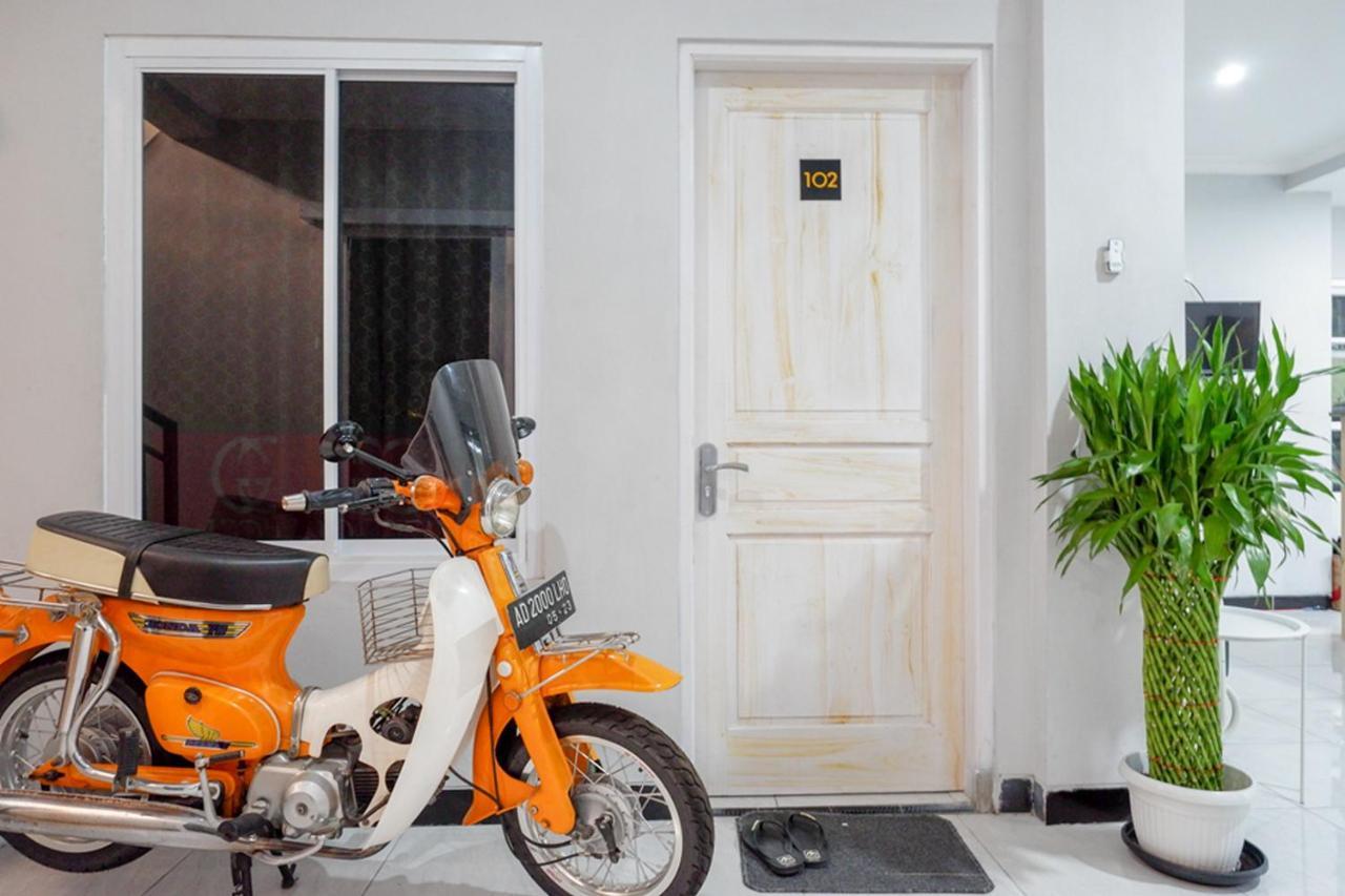 Reddoorz Near Jalan Adi Sucipto Solo Hotel Bagian luar foto