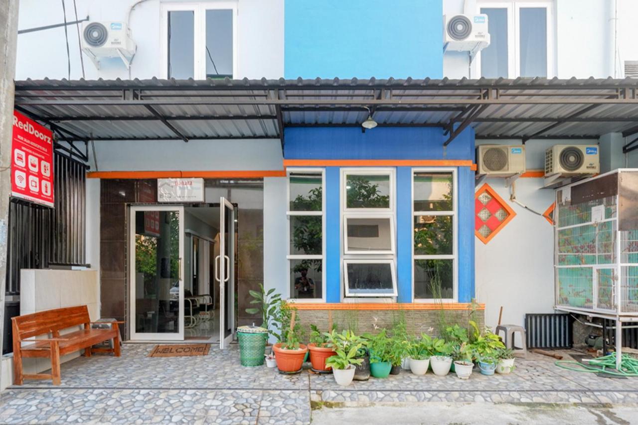 Reddoorz Near Jalan Adi Sucipto Solo Hotel Bagian luar foto
